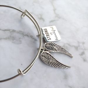 Angel wings charm bangle